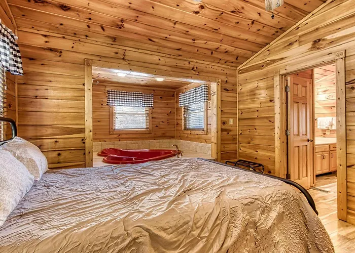 Dog Friendly, Romantic Mtn Getaway Hot Tub Pool