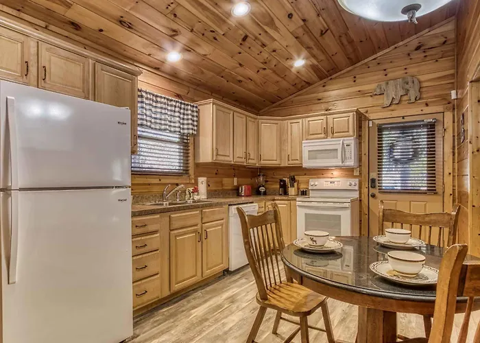 Dog Friendly, Romantic Mtn Getaway Hot Tub Pool