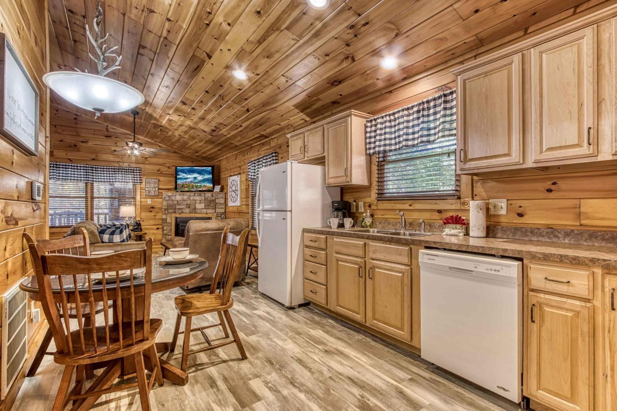 Dog Friendly, Romantic Mtn Getaway Hot Tub Pool Hébergement de vacances