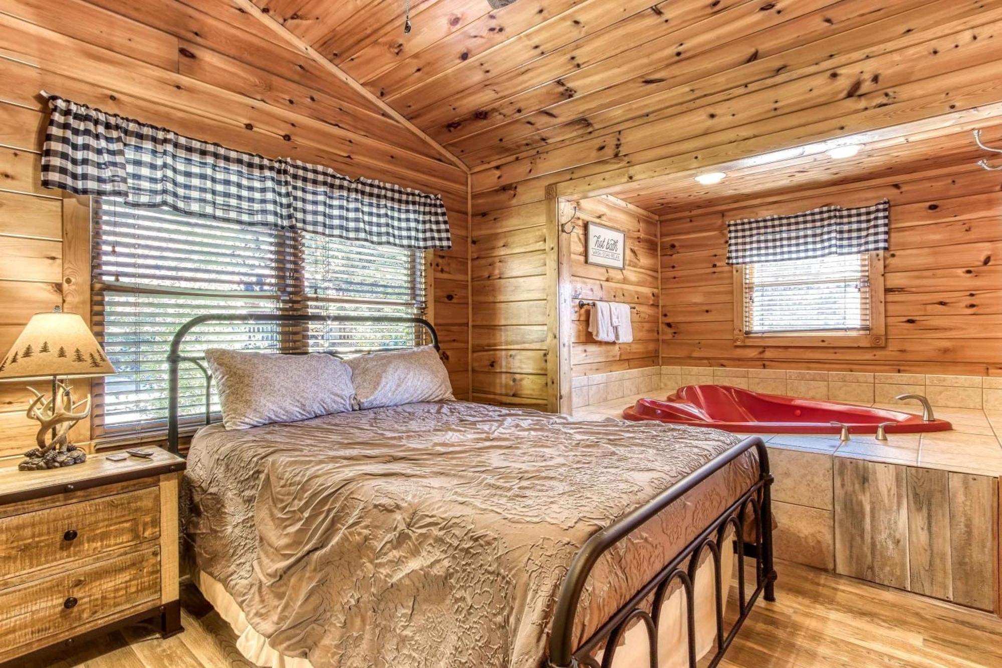 Dog Friendly, Romantic Mtn Getaway Hot Tub Pool Hébergement de vacances *